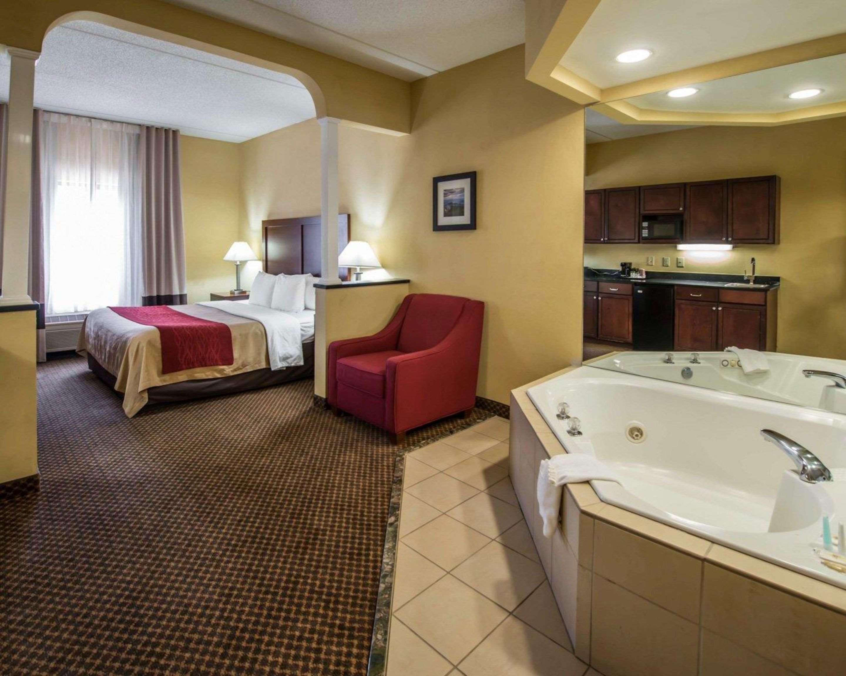 מורגנטון Comfort Inn & Suites מראה חיצוני תמונה