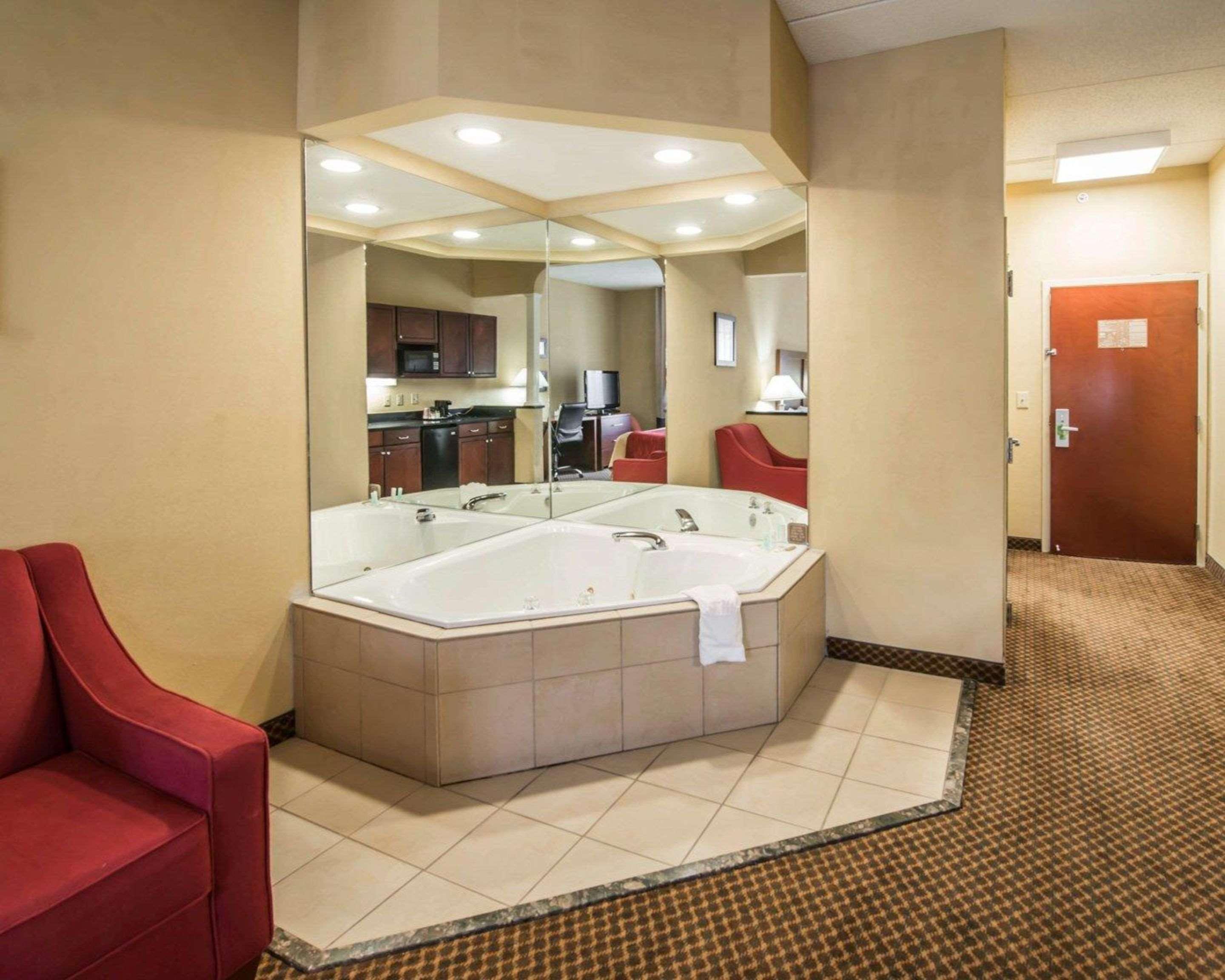 מורגנטון Comfort Inn & Suites מראה חיצוני תמונה