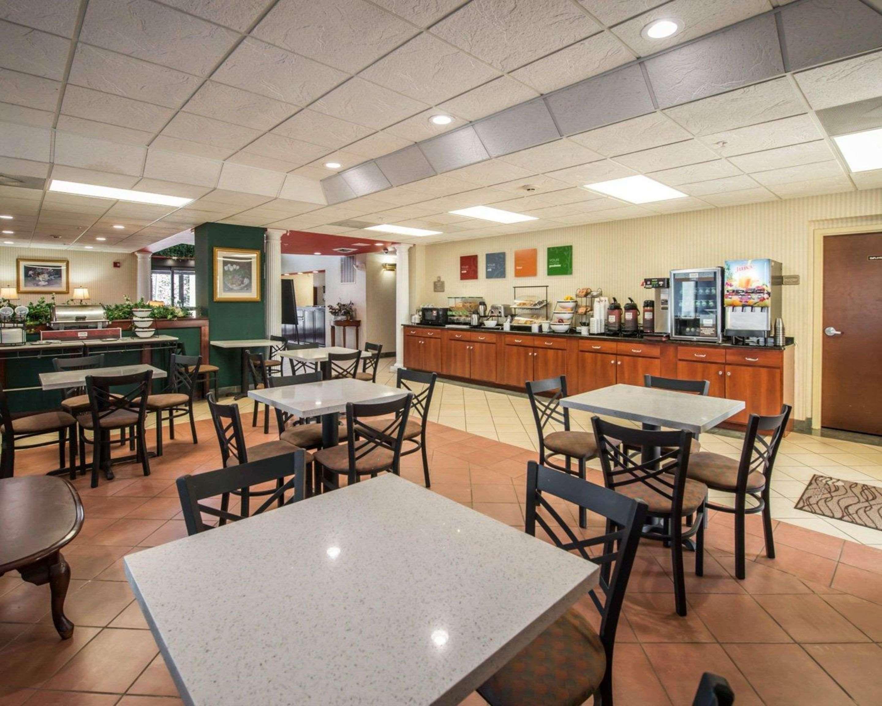 מורגנטון Comfort Inn & Suites מראה חיצוני תמונה